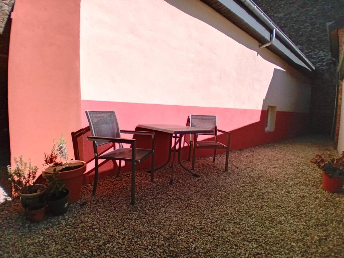 Appart Hotel Au Pied De Vigne Врес-сюр-Сьомоа Екстериор снимка